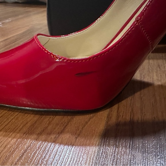 Nine West pointy toe heels women’s size 8M medium red patent only worn one time - Picture 5 of 5